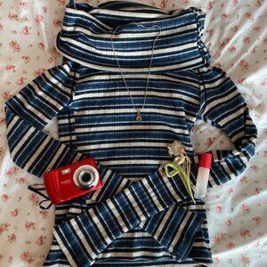 Free People long sleeved stripped top size xs